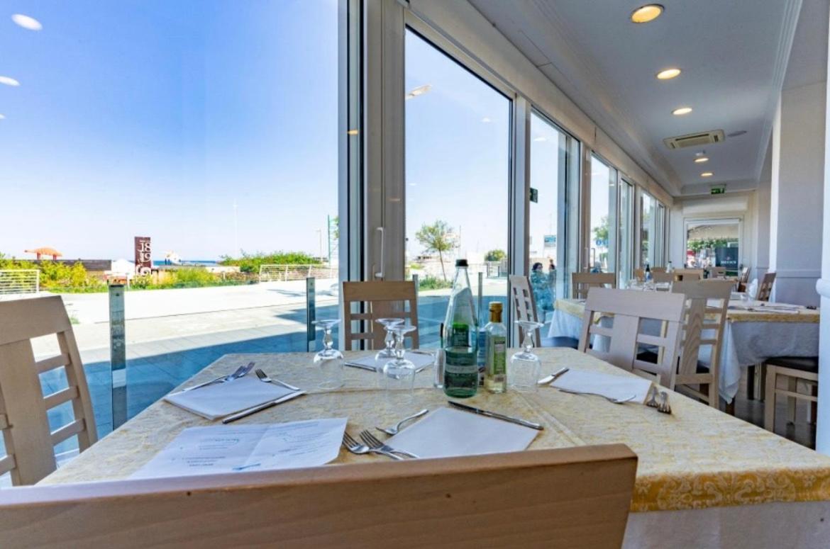 Hotel Bellevue كاتوليكا المظهر الخارجي الصورة
