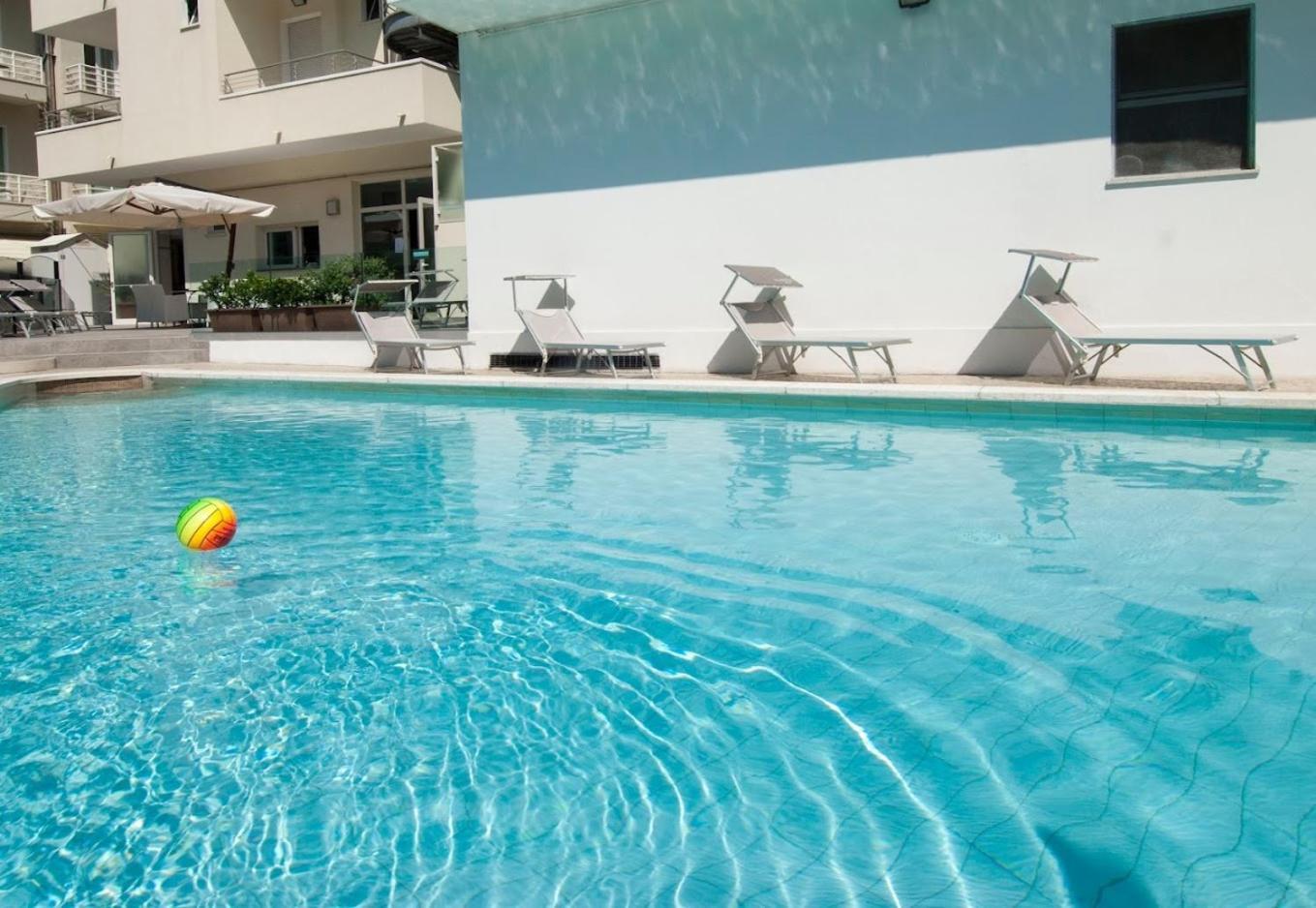 Hotel Bellevue كاتوليكا المظهر الخارجي الصورة