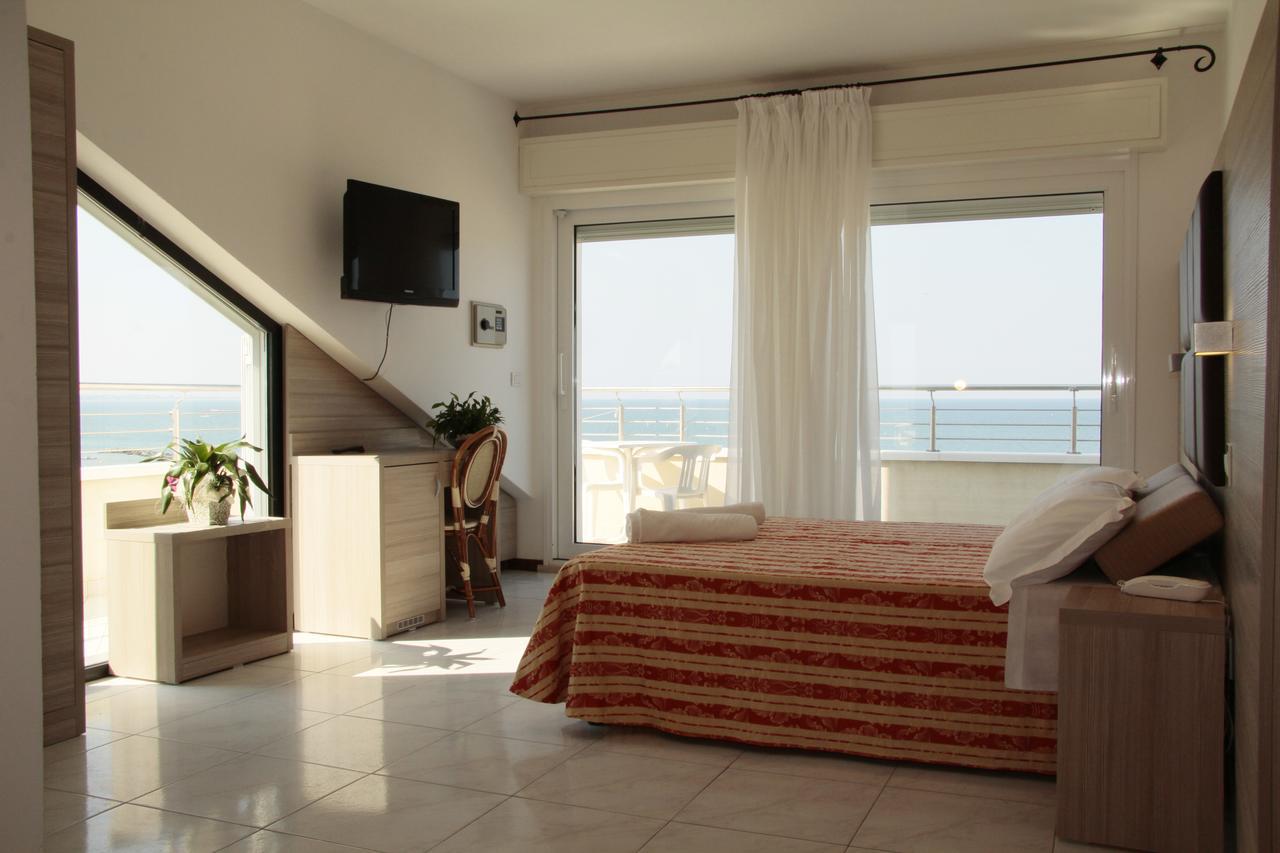 Hotel Bellevue كاتوليكا المظهر الخارجي الصورة